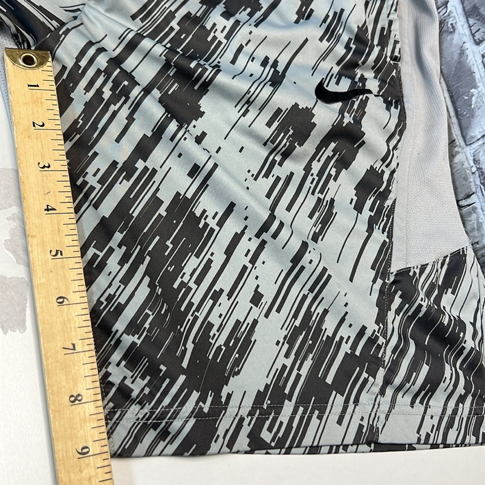 Nike shorts - Picture 7 of 8
